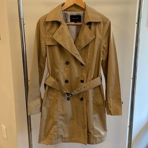 Banana Republic Women’s Classic Trench Coat Size Small Color Cashew